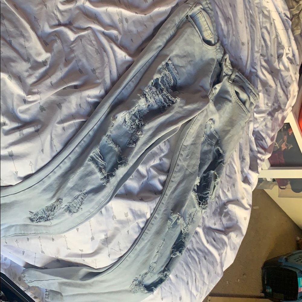 F21 ripped boyfriend jeans